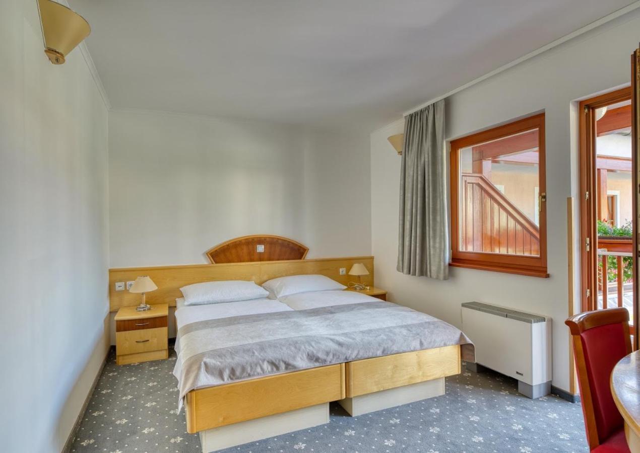 Garni Hotel Zvon Zrece Bagian luar foto