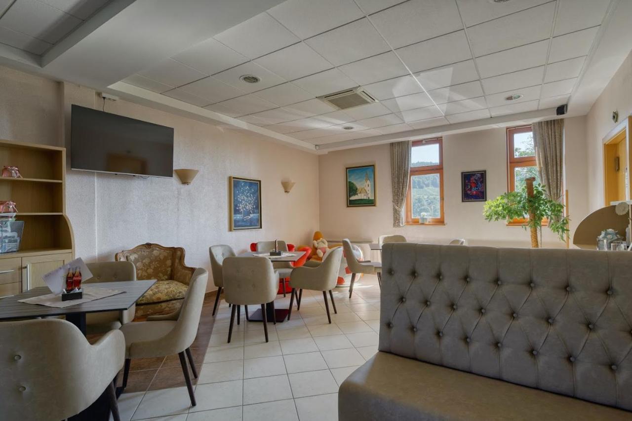 Garni Hotel Zvon Zrece Bagian luar foto