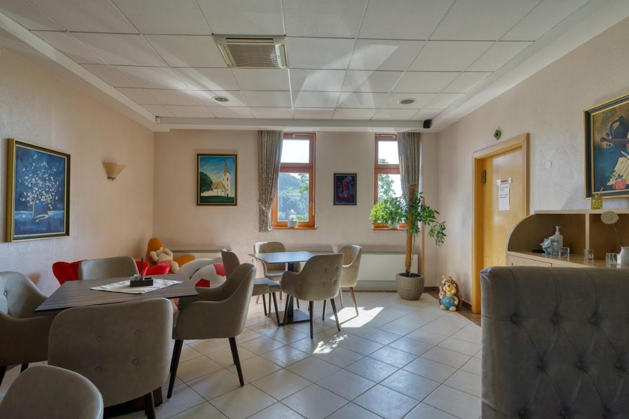 Garni Hotel Zvon Zrece Bagian luar foto