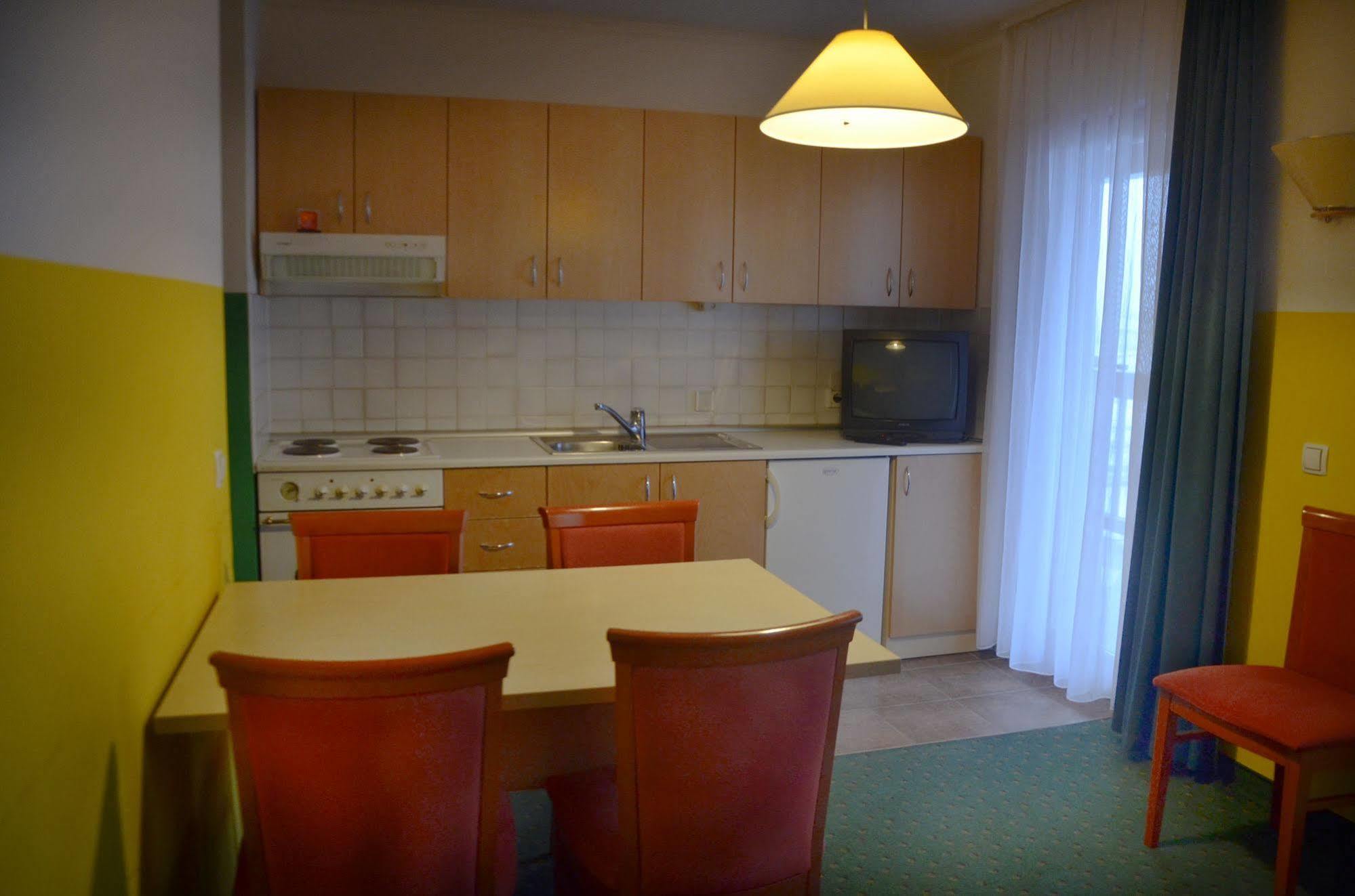 Garni Hotel Zvon Zrece Bagian luar foto
